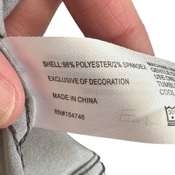 Mountain & Isles Mens Arrow Gray Button Down Shirt Size Medium - Picture 6 of 8